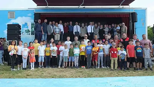 Balıkesir'de Bahar Şenliği'nde kuzu ve oğlaklar yarıştı