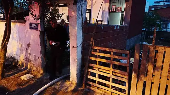 Balıkesir'de ev yangını itfaiye tarafından söndürüldü