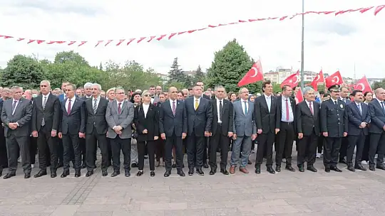 Balıkesir'de gençler 19 Mayıs'ı yürüyüşle kutladı