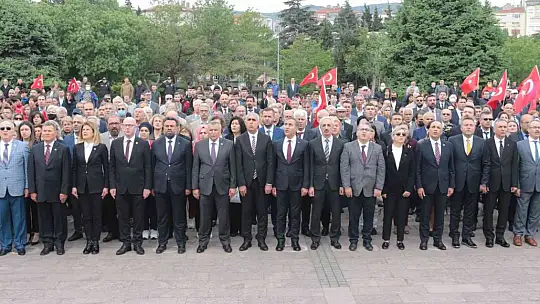 Balıkesir'de gençler 19 Mayıs'ı yürüyüşle kutladı