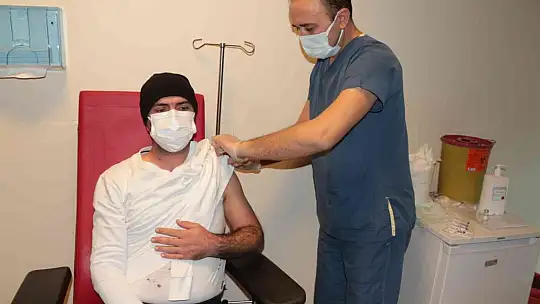 Balıkesir'de ilk TURKOVAC aşısı yapıldı