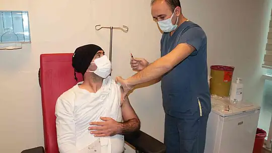 Balıkesir'de ilk TURKOVAC aşısı yapıldı