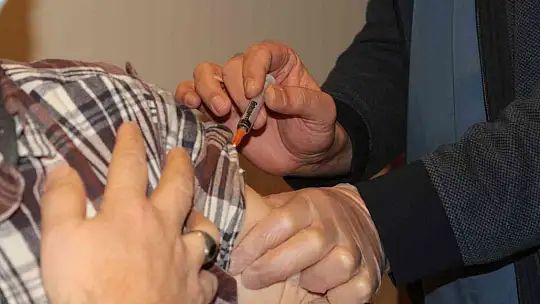 Balıkesir'de ilk TURKOVAC aşısı yapıldı