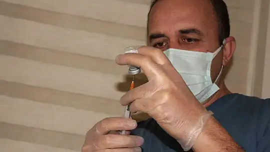 Balıkesir'de ilk TURKOVAC aşısı yapıldı