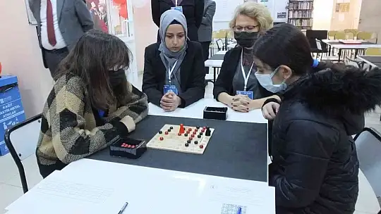 Balıkesir'de öğrencilere zeka ödülü