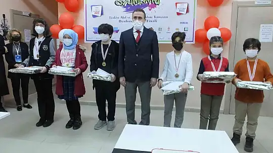 Balıkesir'de öğrencilere zeka ödülü