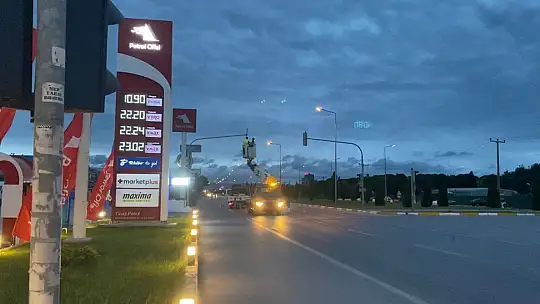 Balıkesir'de sert rüzgar etkili oldu