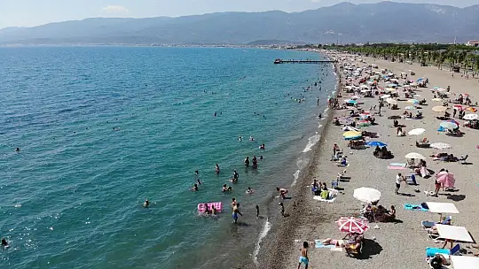 Balıkesir'de sosyal mesafeli plajları havadan böyle görüntülendi