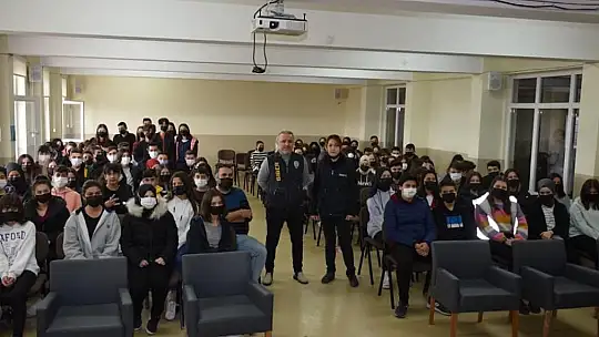 Balıkesir Emniyeti, okullarda SİBERAY'I anlattı.