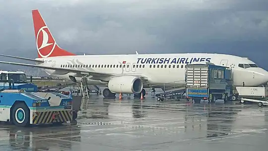 Balıkesir Koca Seyit Havalimanı yolcu sayısında rekora koşuyor