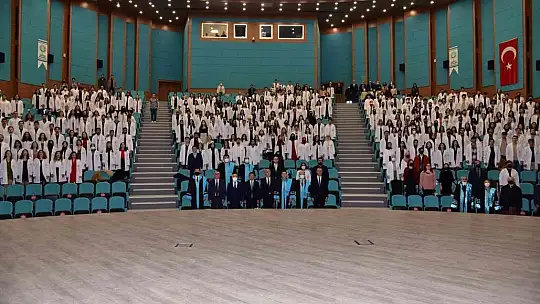 Balıkesir Üniversitesinde, geleceğin hekimleri beyaz önlük giydi