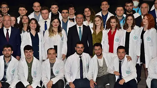 Balıkesir Üniversitesinde, geleceğin hekimleri beyaz önlük giydi