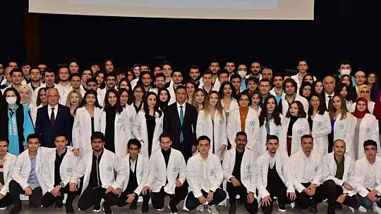 Balıkesir Üniversitesinde, geleceğin hekimleri beyaz önlük giydi