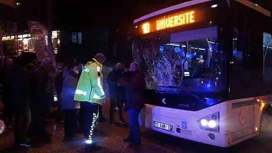 Bandırma'da bisiklet otobüse çarptı