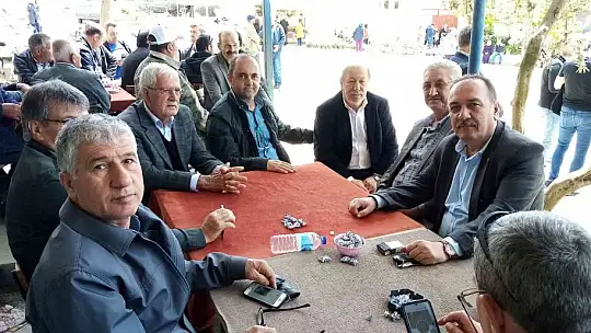 Bandırma Doğa Mahallesinde binlerce kişiye  hayır yemeği verildi