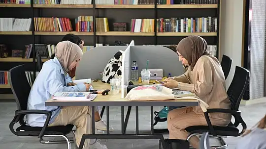 Başkan Orkan'dan millet Kıraathanesi'ndeki gençlere ziyaret