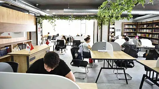 Başkan Orkan'dan millet Kıraathanesi'ndeki gençlere ziyaret