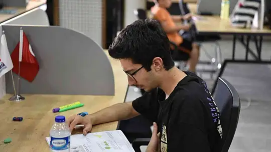 Başkan Orkan'dan millet Kıraathanesi'ndeki gençlere ziyaret