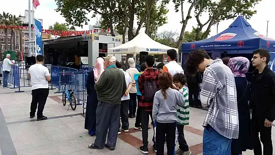 Belediye Bandırmalıları uçuruyor