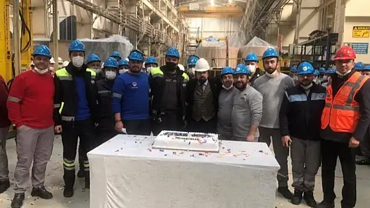 BEST işçileri maaş zammını pastayla kutladı