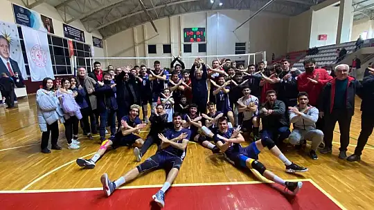 Bigadiç Belediyespor lideri devirdi