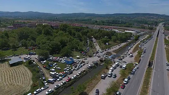 Bigadiç'te binlerce vatandaş festivalde bir araya geldi