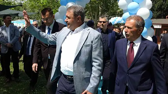 Bigadiç'te binlerce vatandaş festivalde bir araya geldi