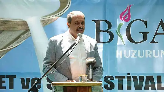 Bigadiç'te binlerce vatandaş festivalde bir araya geldi