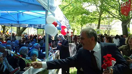 Bigadiç'te binlerce vatandaş festivalde bir araya geldi