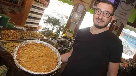 Bu da bayrama özel zeytinli baklava