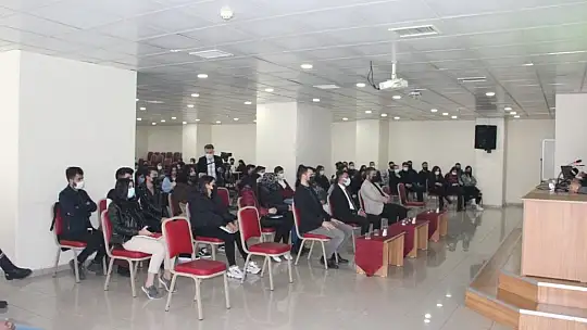 BUBYO öğrencileri, Doğuş Grubu yöneticileriyle buluştu.