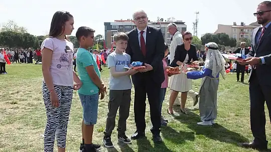 Burhaniye' de 23 Nisan kutlaması