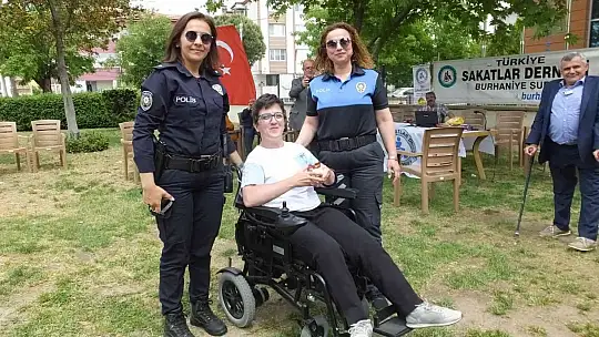 Burhaniye' de engellilere polis ziyareti