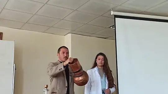 Burhaniye' de Gastrobaçem etkinliğinde şifalı bitkiler anlatıldı