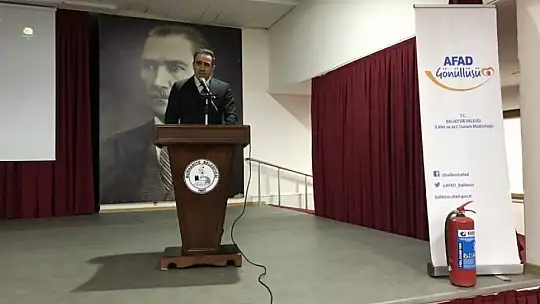 Burhaniye'de Afet Eğitimi Toplantıları yapıldı