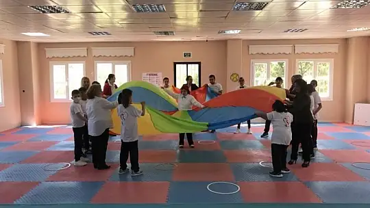 Burhaniye'de Kaymakam Memiş, engellilerle bir araya geldi