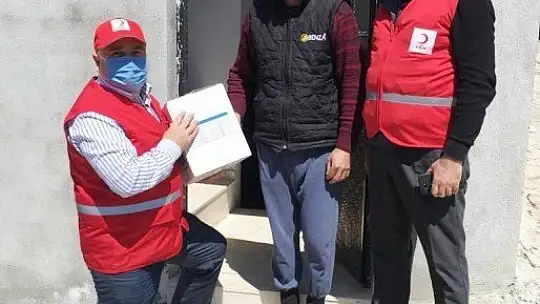 Burhaniye'de Kızılay yönetimi kan verdi