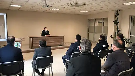 Burhaniye'de muhtarlar koronavirüs gündemi ile toplandı