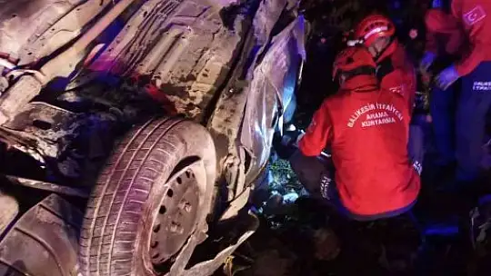 Burhaniye'de otomobil takla attı: 4 yaralı