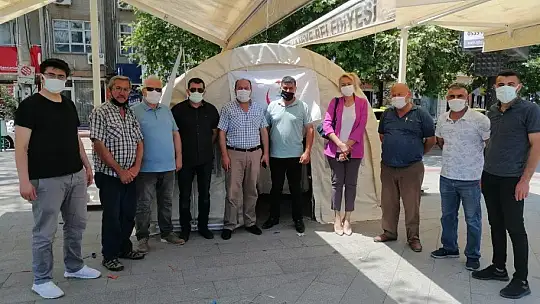 Burhaniye'de sağlıkçılara siyasetçi desteği