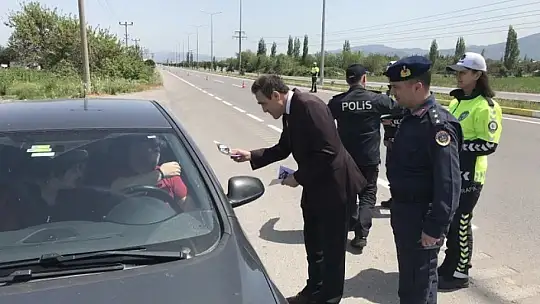 Burhaniye Kaymakamı trafik denetimine katıldı