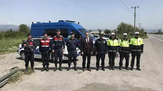Burhaniye Kaymakamı trafik denetimine katıldı
