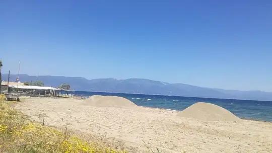 Burhaniye plajları düzenleniyor