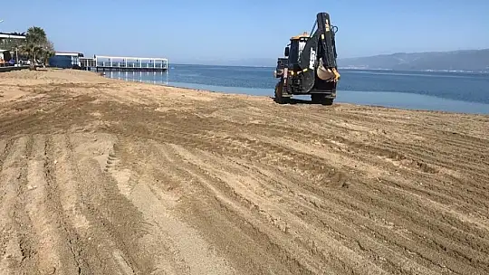 Burhaniye plajları düzenleniyor