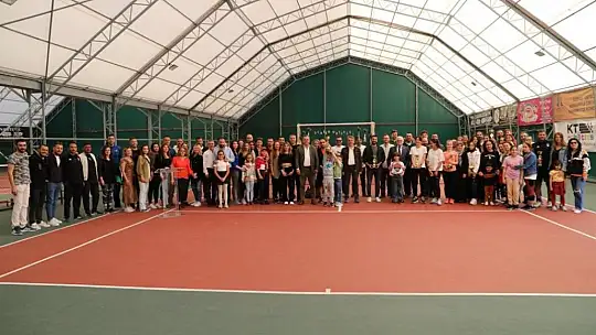 Burhaniye Tenis Ligi tamamlandı