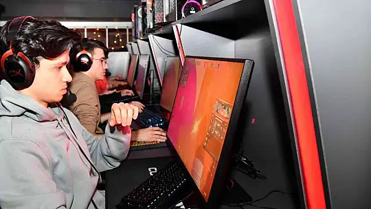 Büyükşehir Belediyesi, espor karşılaşmalarına ev sahipliği yaptı