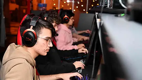 Büyükşehir Belediyesi, espor karşılaşmalarına ev sahipliği yaptı