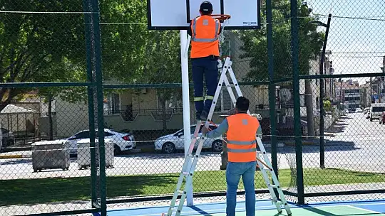 Büyükşehir, şehre yeni spor sahaları kazandırıyor
