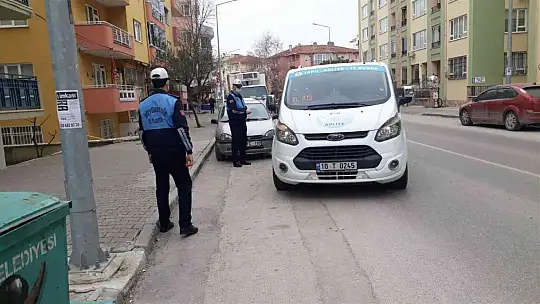 Büyükşehir toplu ulaşım araçları ve taksileri denetliyor