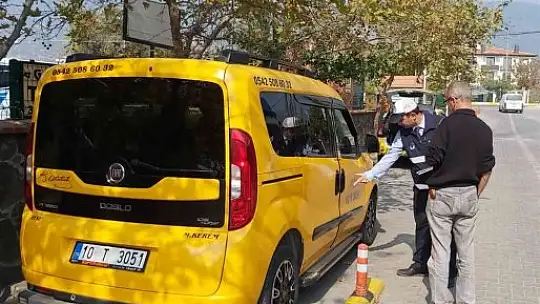 Büyükşehir toplu ulaşım araçları ve taksileri denetliyor